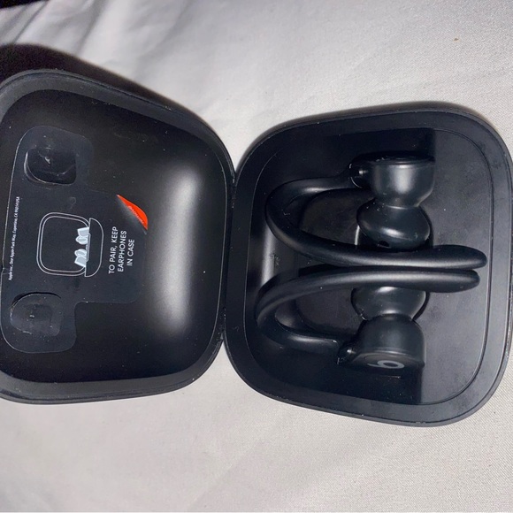 PowerBeats Pro - Picture 2 of 3